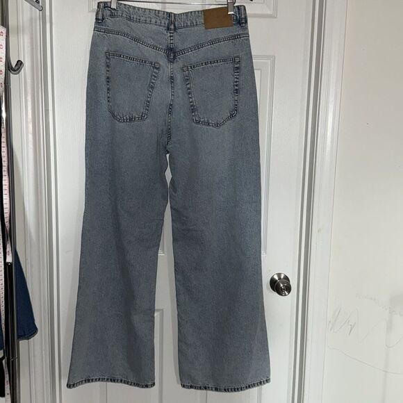 H&M Divided Women's light wash denim wide leg Jeans US 10 LIKE NEW - Picture 8 of 12